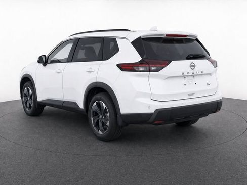 Used 2024 Nissan Rogue SV FWD image 7