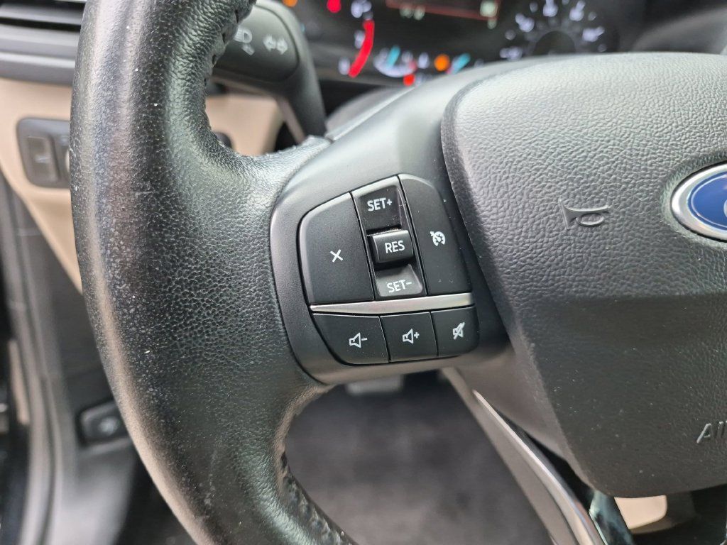 Used 2020 Ford Escape SEL FWD image 18