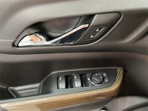 Certified 2023 GMC Acadia SLE w/ Driver Convenience Package image 22