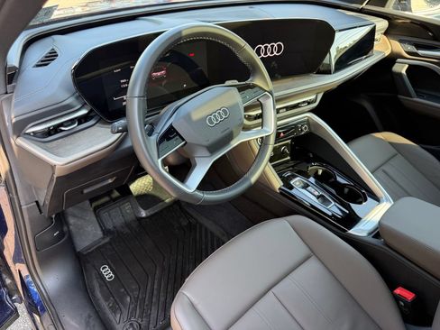 Used 2025 Audi Q5 Premium w/ Convenience Package AWD/4WD image 17