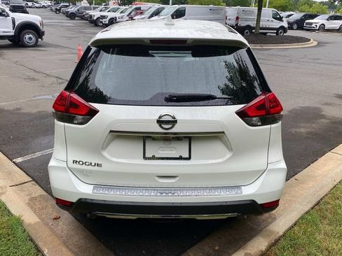 Used 2020 Nissan Rogue S FWD image 30