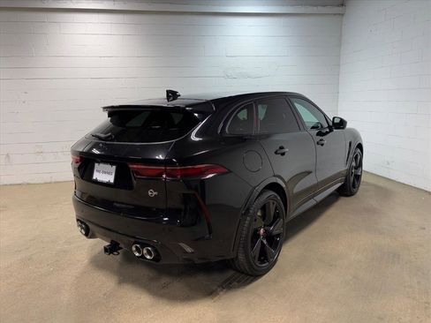 Used 2023 Jaguar F-PACE SVR image 6