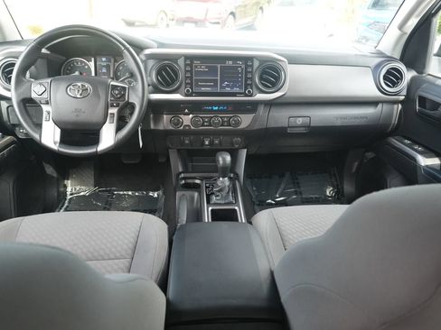 Used 2021 Toyota Tacoma SR5 AWD/4WD image 25