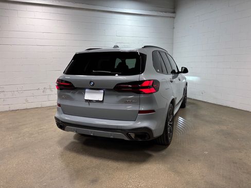 Used 2025 BMW X5 xDrive40i w/ M Sport Package AWD/4WD image 7