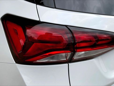 Used 2023 Chevrolet Equinox LT image 22