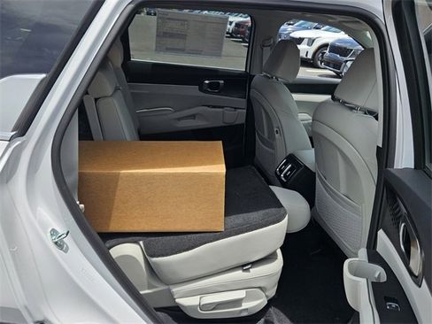 New 2025 Kia Sorento S w/ Panoramic Sunroof Package image 11