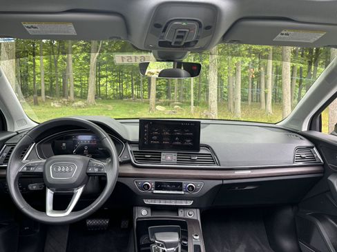 Used 2023 Audi Q5 2.0T Premium Plus w/ Premium Plus Package AWD/4WD image 7