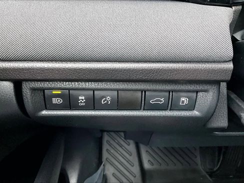 Used 2025 Toyota Camry LE FWD image 34