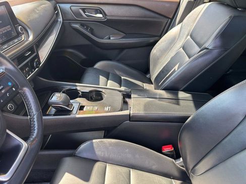 Used 2023 Nissan Rogue SV w/ SV Premium B Package image 19