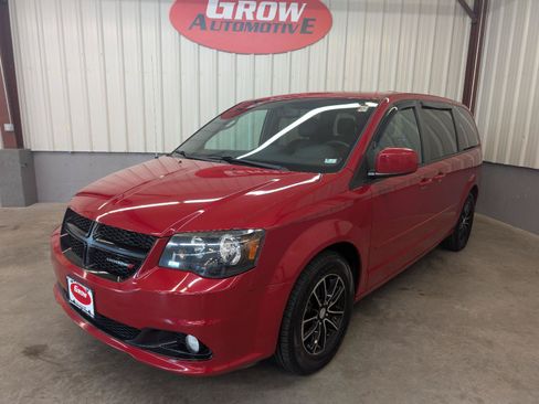 Used 2016 Dodge Grand Caravan SXT FWD image 8