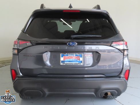 Used 2025 Subaru Forester Premium w/ Convenience Package #1 AWD/4WD image 4