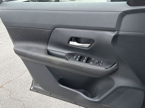 Certified 2025 Nissan Kicks SV image 14