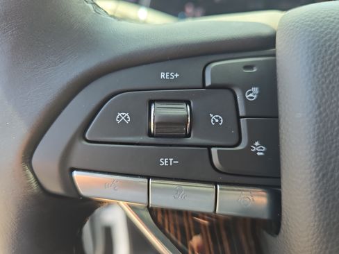 Certified 2023 Cadillac Escalade Premium Luxury w/ Performance Package AWD/4WD image 18