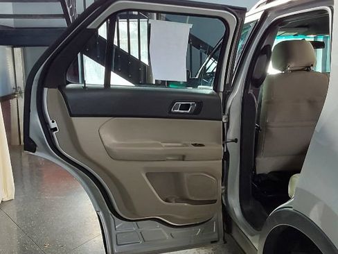 Used 2013 Ford Explorer FWD image 18