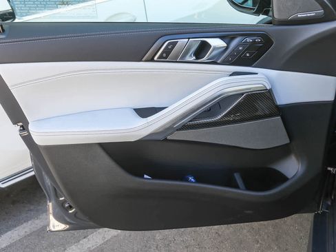 New 2026 BMW X6 M60i w/ Executive Package image 17