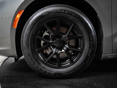 Used 2022 Chrysler Pacifica Touring-L FWD image 13