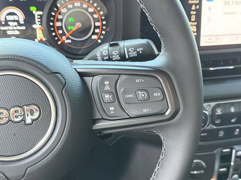 Used 2026 Jeep Wrangler Unlimited Rubicon AWD/4WD image 25