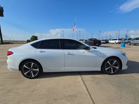 Used 2025 Acura TLX w/ Technology Package FWD image 4