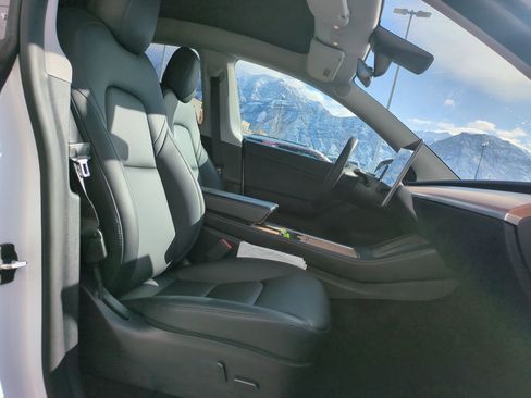 Used 2021 Tesla Model Y Performance image 33