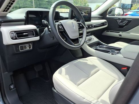 Used 2026 Lincoln Aviator AWD image 13
