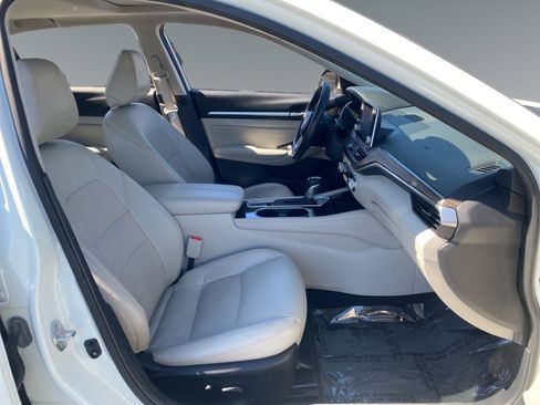 Used 2022 Nissan Altima 2.5 Platinum image 15