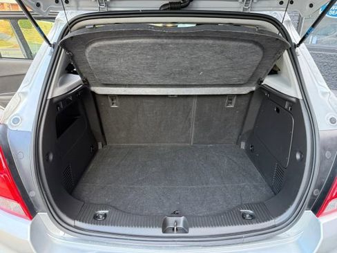 Used 2019 Chevrolet Trax LT w/ LT Convenience Package image 21