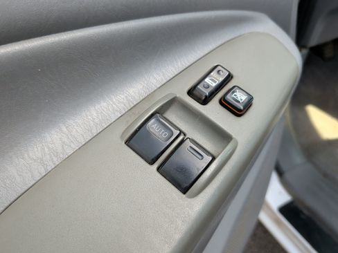 Used 2009 Toyota Tacoma PreRunner image 25