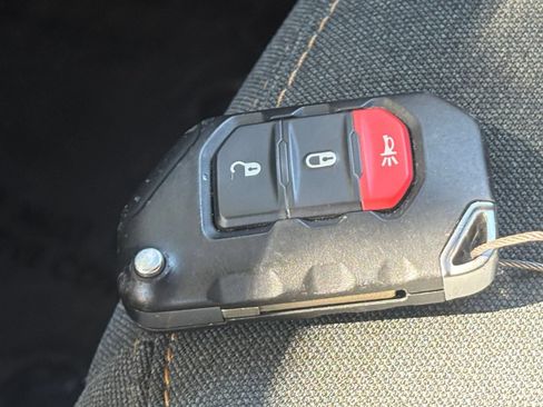 Used 2025 Jeep Wrangler Unlimited Sport AWD/4WD image 21