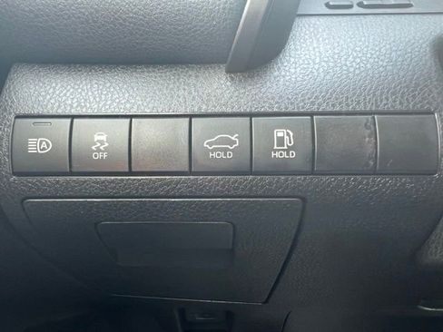 Used 2023 Toyota Camry SE FWD image 11