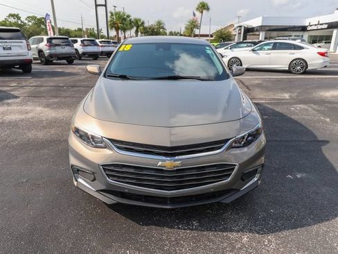 Used 2018 Chevrolet Malibu Hybrid w/ Leather Package FWD image 2