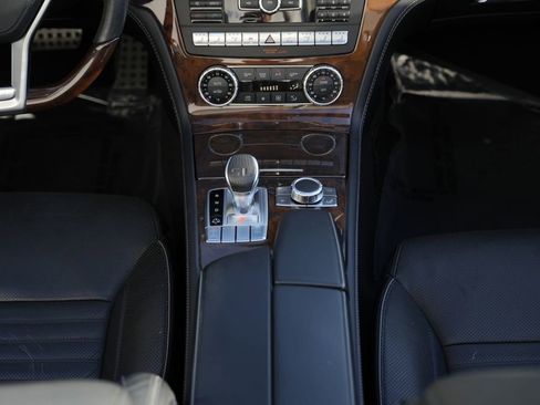 Used 2014 Mercedes-Benz SL 550 image 23