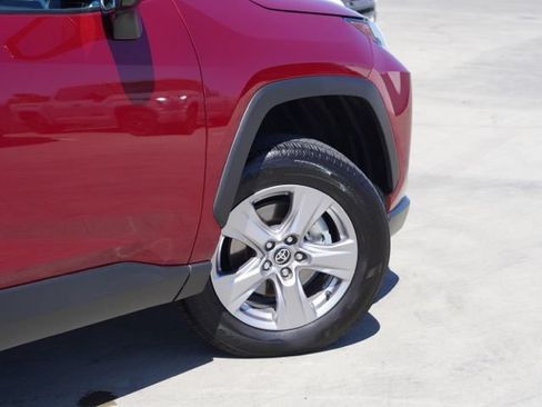Used 2025 Toyota RAV4 XLE FWD image 9