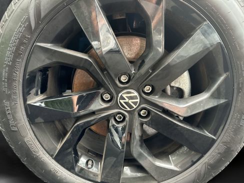 Used 2022 Volkswagen Taos SE FWD image 30