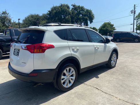 Used 2014 Toyota RAV4 Limited w/ Technology Package FWD image 8