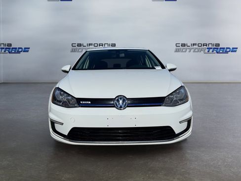 Used 2016 Volkswagen e-Golf SE w/ DC Fast Charging Package image 2