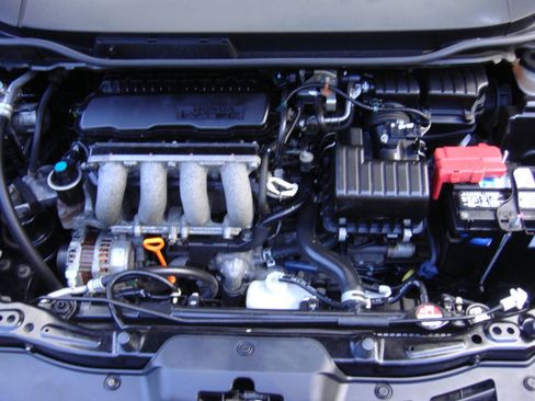 Used 2013 Honda Fit Sport image 18