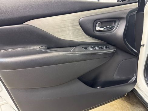 Used 2015 Nissan Murano S image 8