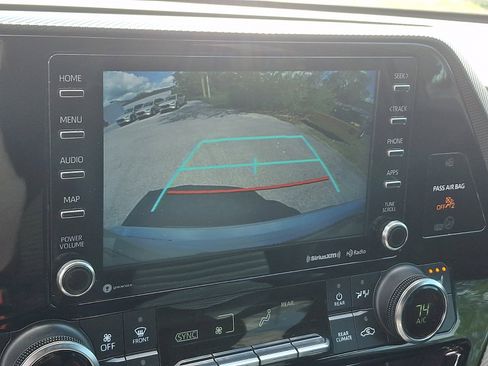 Used 2022 Toyota Highlander XSE image 19