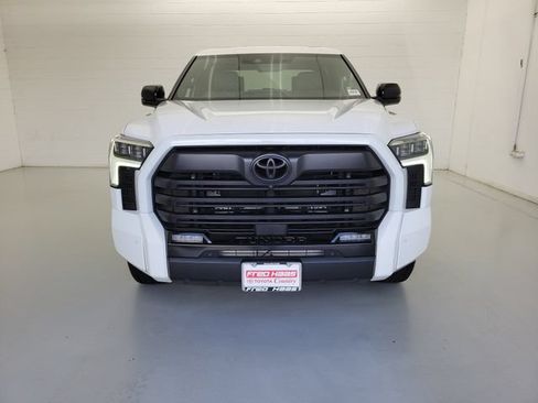 Used 2026 Toyota Tundra Limited AWD/4WD image 3