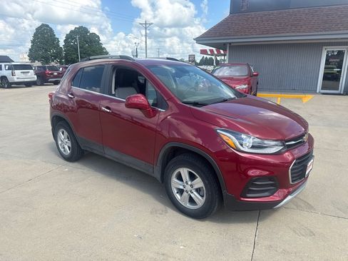 Used 2019 Chevrolet Trax LT w/ LT Convenience Package AWD/4WD image 7