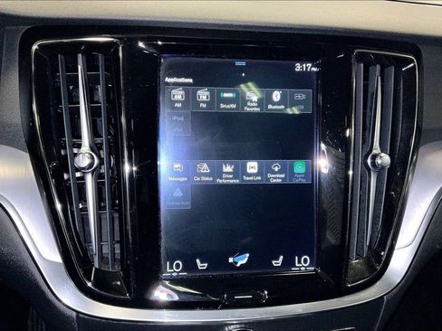 Used 2020 Volvo V60 T5 Cross Country w/ Protection Package Premier image 15