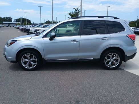 Used 2017 Subaru Forester 2.5i Touring AWD/4WD image 8