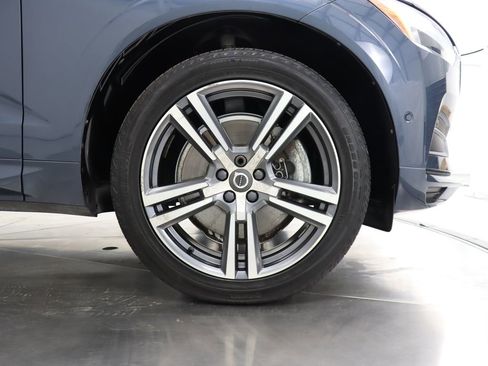 Used 2018 Volvo XC60 T6 Momentum w/ Vision Package AWD/4WD image 38