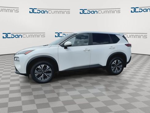 Used 2023 Nissan Rogue SV FWD image 5