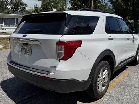 Used 2020 Ford Explorer XLT AWD/4WD image 4