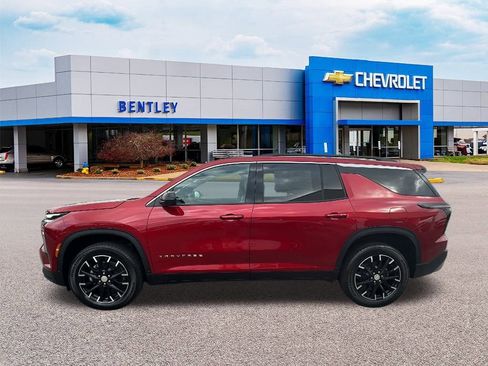 New 2026 Chevrolet Traverse LT w/ Sun and Wheel Package image 2