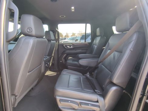 Used 2022 Chevrolet Suburban LT AWD/4WD image 11