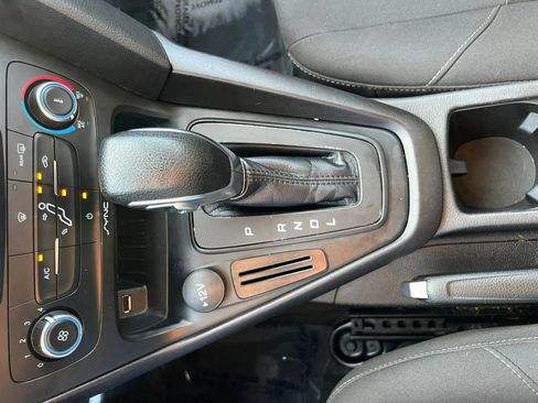 Used 2018 Ford Focus SE FWD image 27