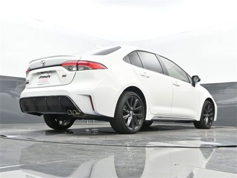 Used 2024 Toyota Corolla SE image 11