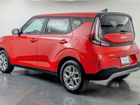Used 2025 Kia Soul LX w/ LX Technology Package FWD image 25